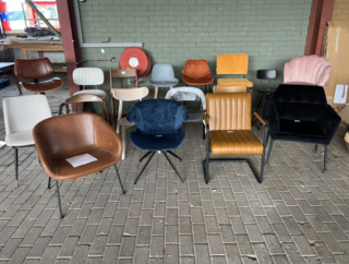 Ca. 17x Diverse barkrukken, fauteuils en stoelen, O.a. Zuiver En Dutch